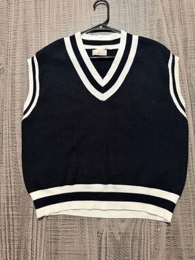 BE COOL Navy and White V-Neck Sweater Vest